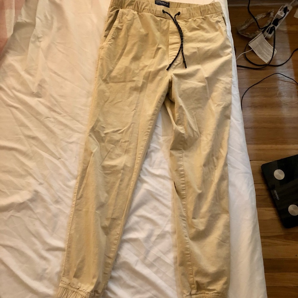 Americans Eagle pant, 95% cotton, great condition, barely wore